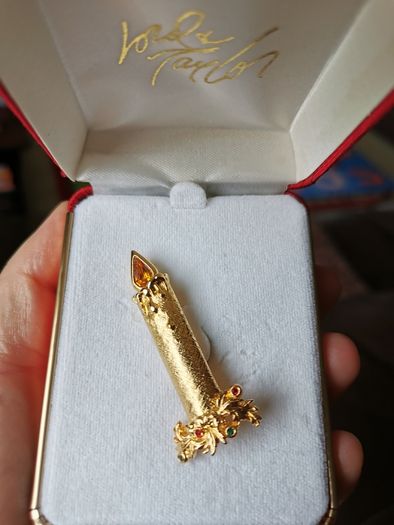 Lord & Taylor Vintage brooch