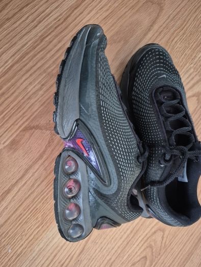 Nike trainers size 3 black and pink