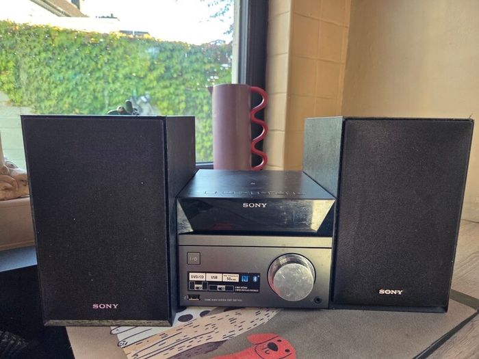 Sony CMT SBT40D Micro Hi Fi System with Remote