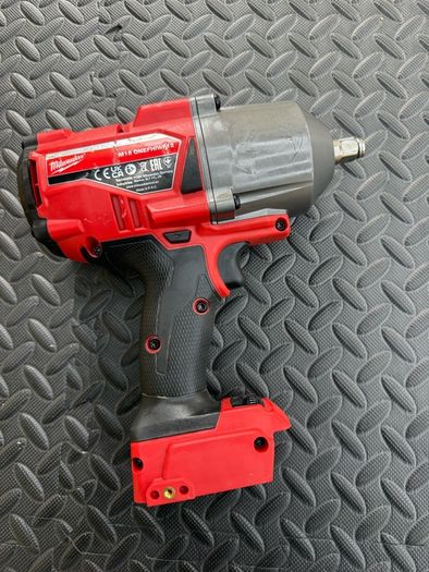 milwaukee fuel 1/2 impact driver