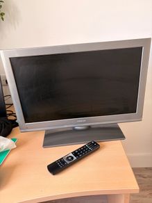Finlux 26inch TV with remote