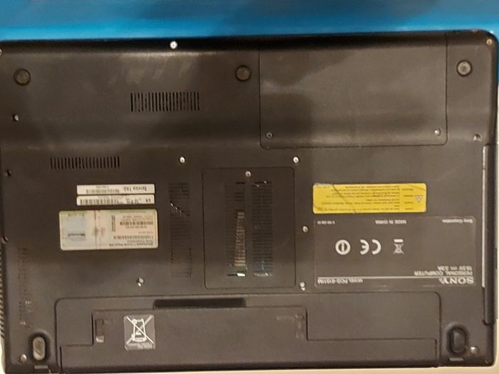 Sony Vaio Laptop, PCG-61511M, Windows 7 Professional, 32 bit, AMD Phenom II Triple Core Processor, 1.8GHz, 8GB Ram,