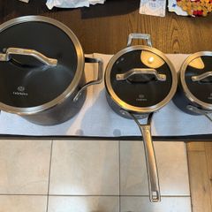 Calphalon Signature Hard-Anodized Nonstick Cookware 8Qt Stock Pot and 2 2 Saucepans With Lids
