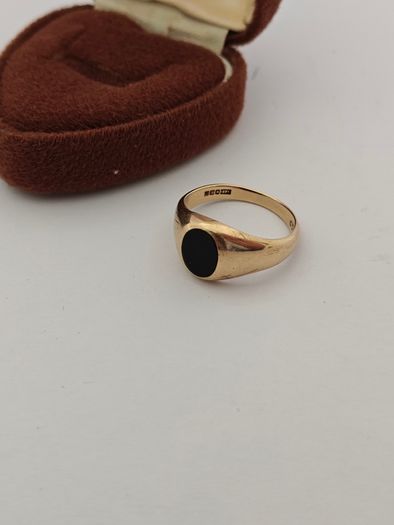 9ct Gold Ring - Size P - Fully Hallmarked