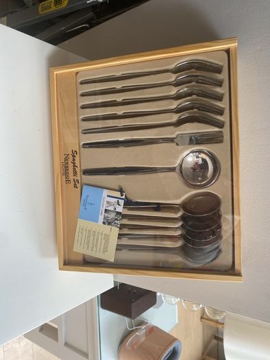 Newbridge  silverware Spaghetti set