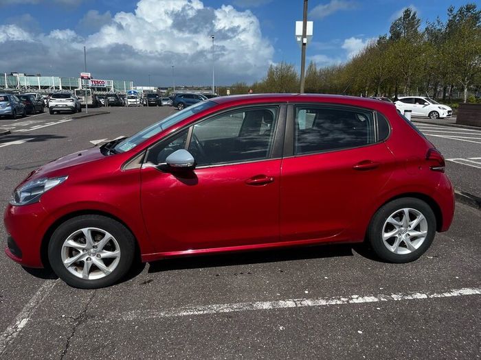 Peugeot 208 low mileage