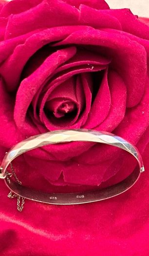 Vintage sterling silver bangle