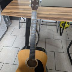 Lovly richwood acoustic guitar