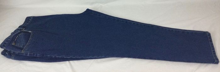 Ladies blue denim plus size jeans size 28L Includes Postage