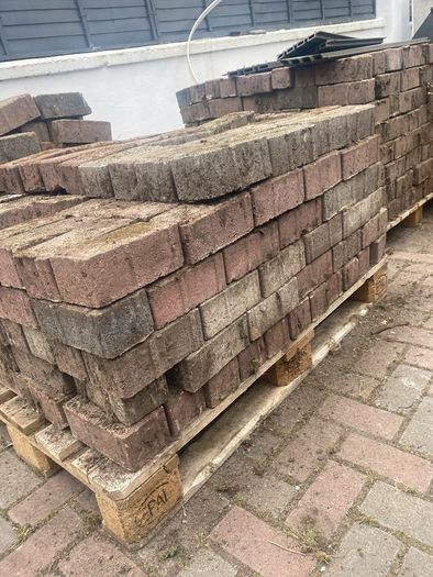 FREE Bricks