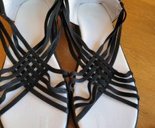 Black sandals size 7