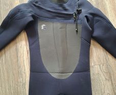 Wetsuit 5/4 mm Chest zipped size M