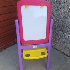 Kids Crayola easel set white/ black board