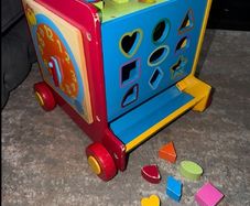 Activity Cube / Walker