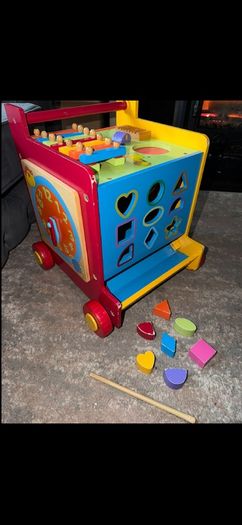 Activity Cube / Walker