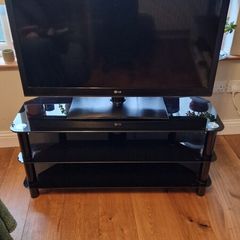 42" LG tv for sale