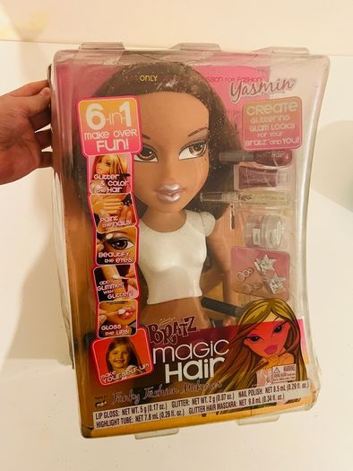 BRATZ dolls Yasmin and Cloe 6 in 1 Funky Fashion Makeover