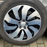 Land Range Rover Discovery 5 Aero 20" genuine wheels with tyres Image 6