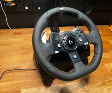 Logitech G920 - Gaming steering wheel and pedals - brand new