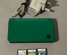 Nintendo DSi XL Green Bundle