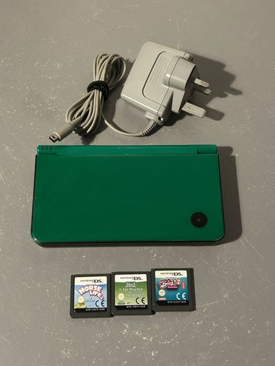 Nintendo DSi XL Green Bundle