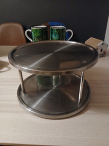 Spinning storage shelves