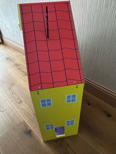 Peppa Pig wooden playhouse with accessories
