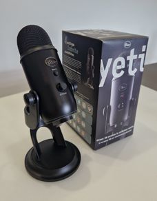 Blue Yeti USB Microphone with Microphone Arm