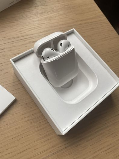 Apple AirPods 2nd Gen