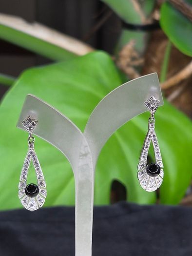 Newbridge Silverware Greta Garbo Collection Drop Earrings Boxed