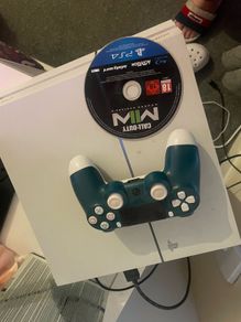 PS4 with 1 controller and 1 game 500gb