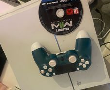 PS4 with 1 controller and 1 game 500gb