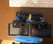 2 x Garmin nuvi