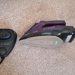 Cordless iron