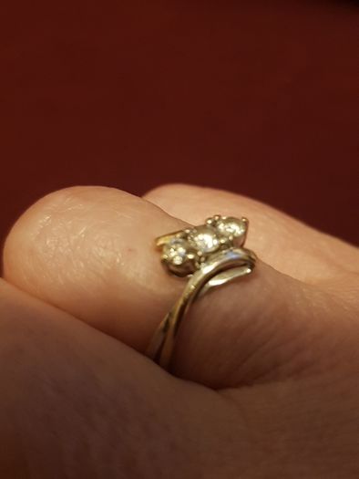 9 ct gold ring
