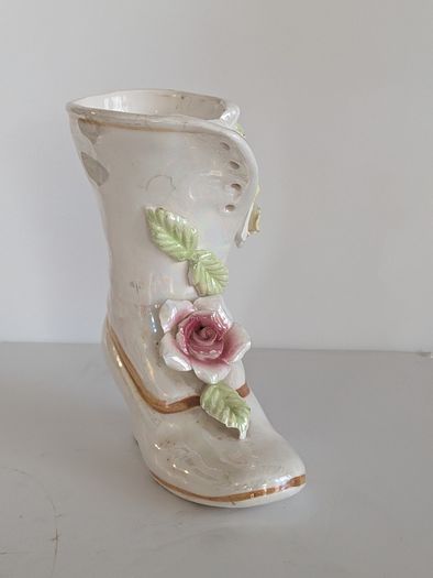 Porcelain Fancy French Dress Shoe with Red Roses