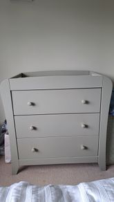 Mammaa and pappas drawers changing unit