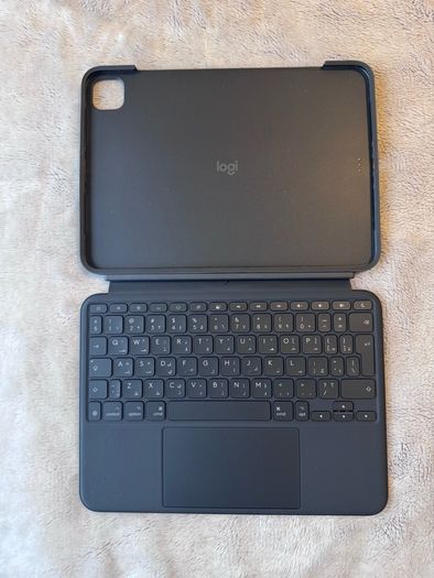 Logitech Combo Touch for iPad Pro 11-inch
