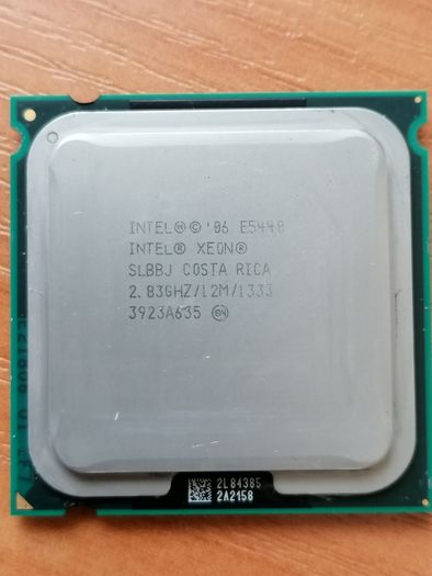 Intel Xeon E5440 CPU  Processor