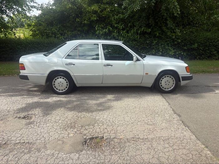 Mercedes-Benz 300D W124