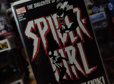 Spider-Girl ! Issue #83 ! Back In Black ! Venom Appearnace ! 2005 ! By Marvel !