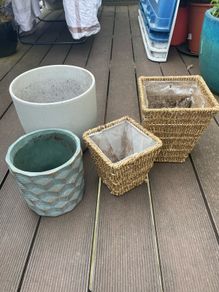 4 pots