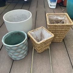 4 pots
