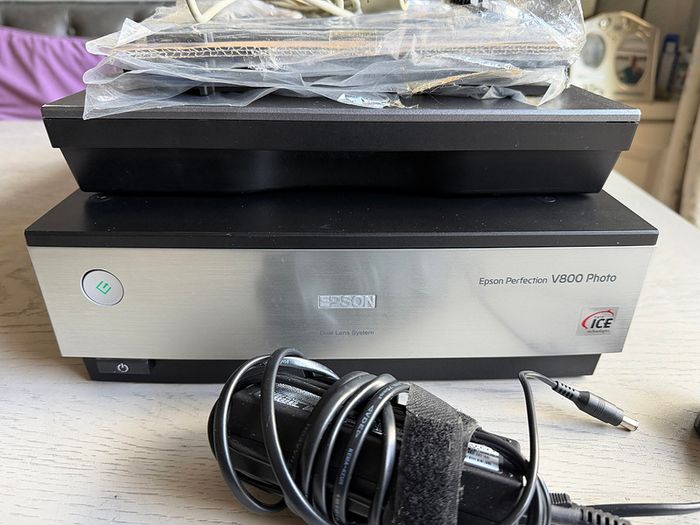 Epson Perfection V800 Photo Scanner