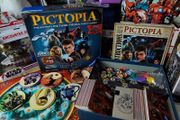 Pictopia ! Harry Potter Edition ! The Ultimate Picture-Trivia Family Game ! Includes Fantastic Books ! by Ravensburger !