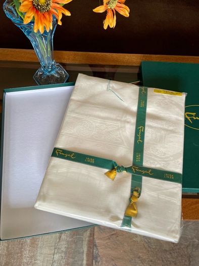 Boxed Vintage Irish Linen Damask Tablecloth Antique White