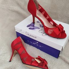 Red shoes size 6
