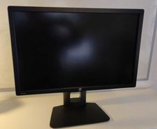 3 HP Z24i 24inch IPS Monitors and HP Thunderbolt Dock G2 Full Desk Setup