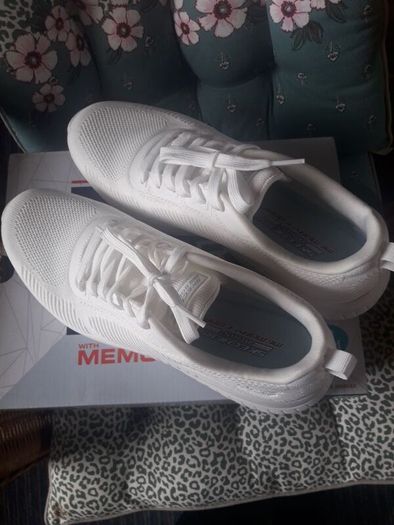Skechers