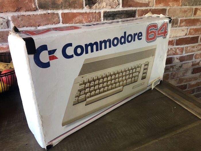Retro Heaven: Boxed Commodore 64 (fully working) #366